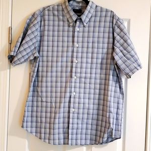 2/$15 Dockers no wrinkles short sleeve button up mens L